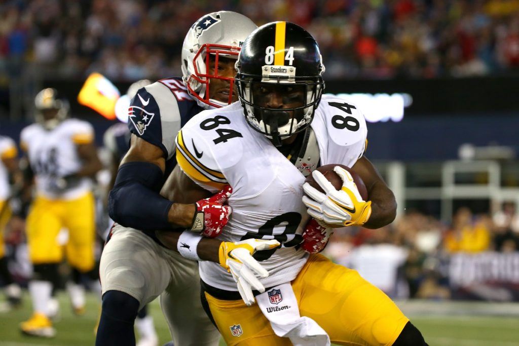 FOXBORO, MA - SEPTEMBER 10: Antonio Brown #84 of the Pittsburgh Steelers runs after a catch against Malcolm Butler #21 of the New England Patriots in the first half at Gillette Stadium on September 10, 2015 in Foxboro, Massachusetts. (Photo by Jim Rogash/Getty Images)